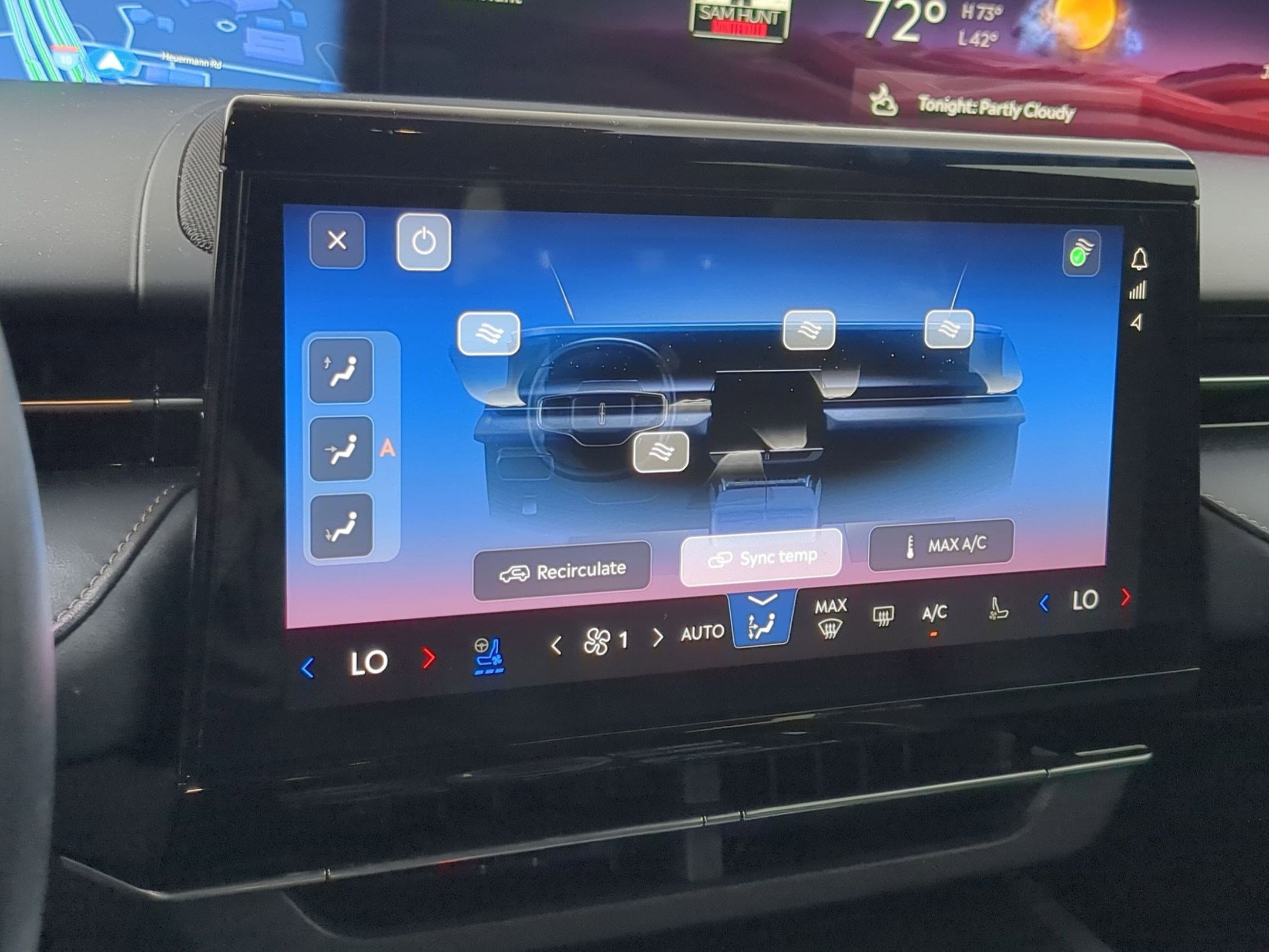 Used 2024 Lincoln Nautilus Reserve w/ Equipment Group 202A image 18