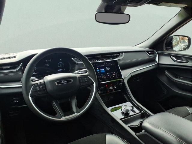 Used 2024 Jeep Grand Cherokee Altitude image 9