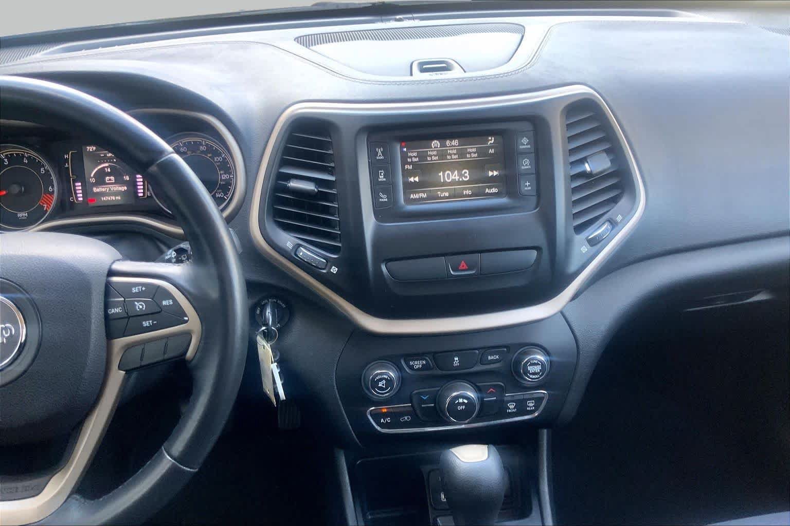 Used 2015 Jeep Cherokee Latitude FWD image 7