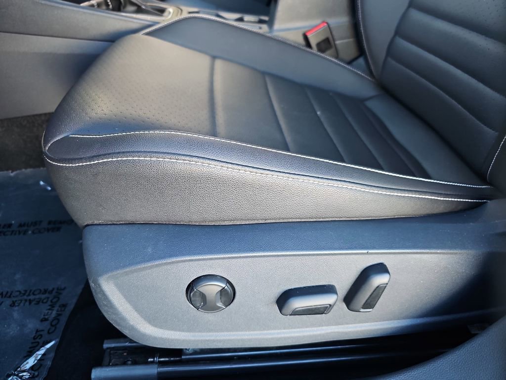 Used 2024 Volkswagen Jetta SE image 17