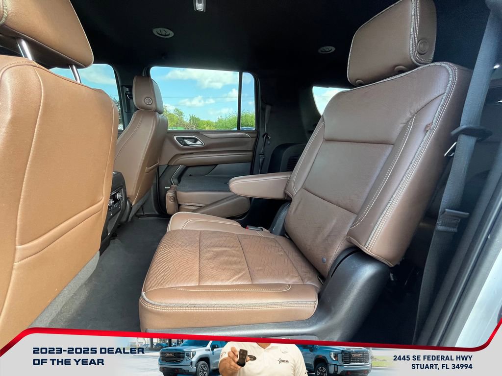Used 2022 Chevrolet Suburban High Country image 12