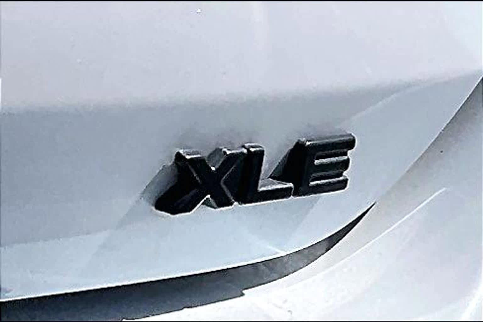 Used 2022 Toyota Highlander XLE FWD image 9