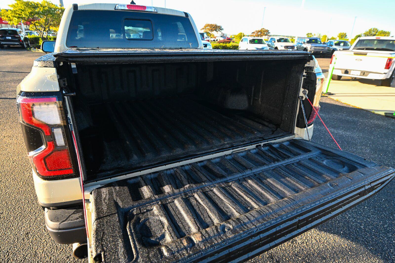 Used 2025 Ford Ranger Raptor AWD/4WD image 17