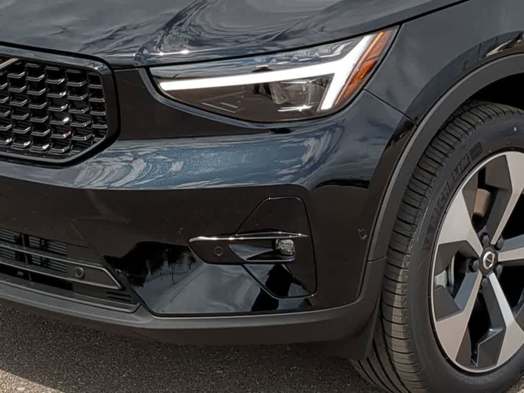New 2026 Volvo XC40 B5 Plus w/ Protection Package Premier AWD/4WD image 10