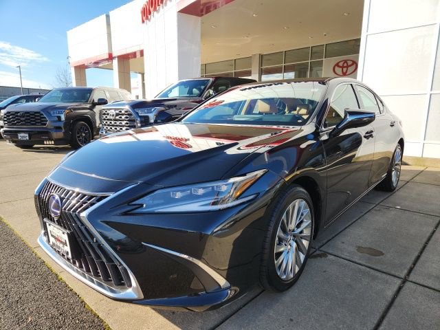 Used 2022 Lexus ES 300h w/ Luxury Package image 5