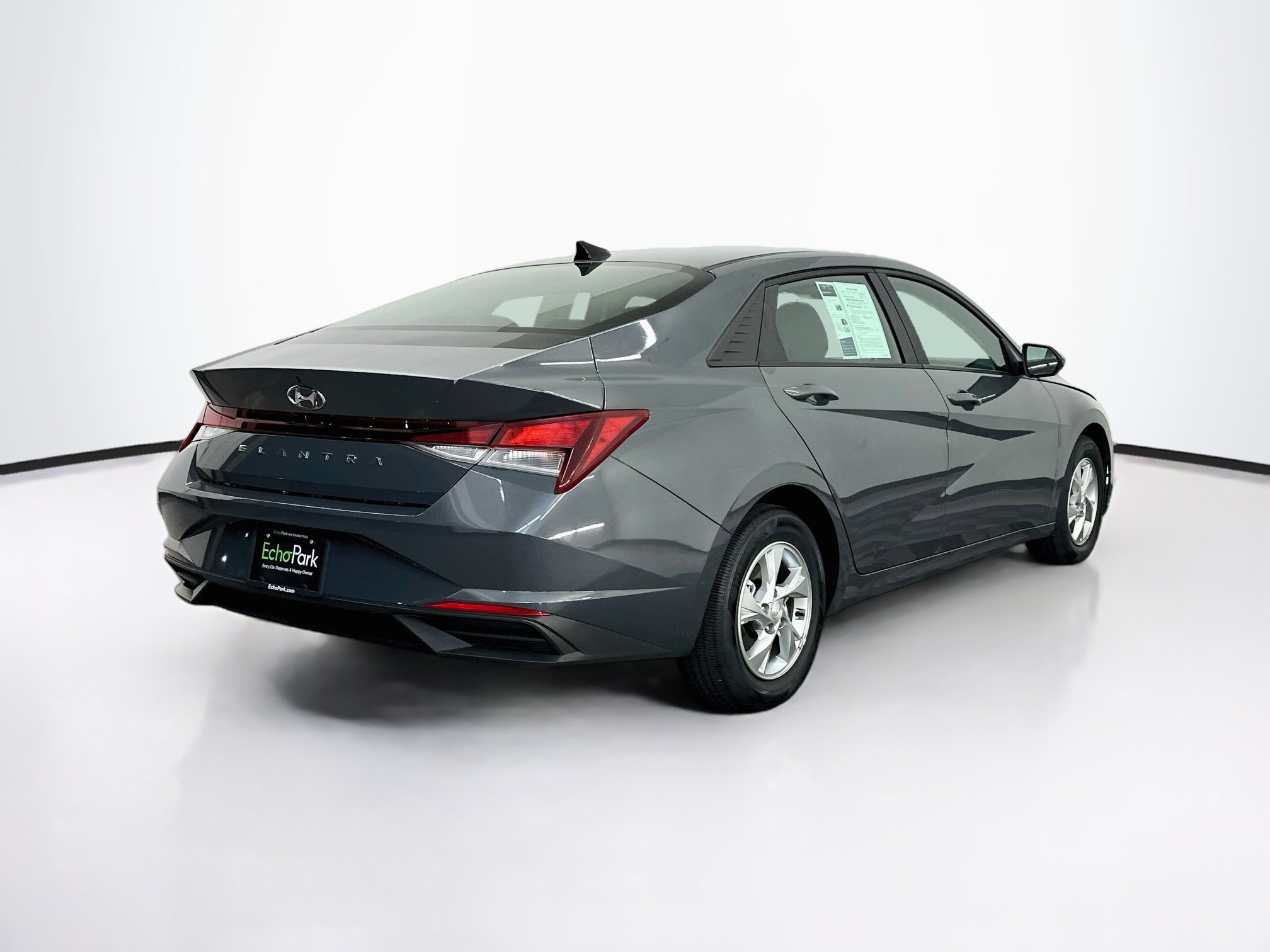 Used 2023 Hyundai Elantra SE w/ Cargo Package FWD image 9
