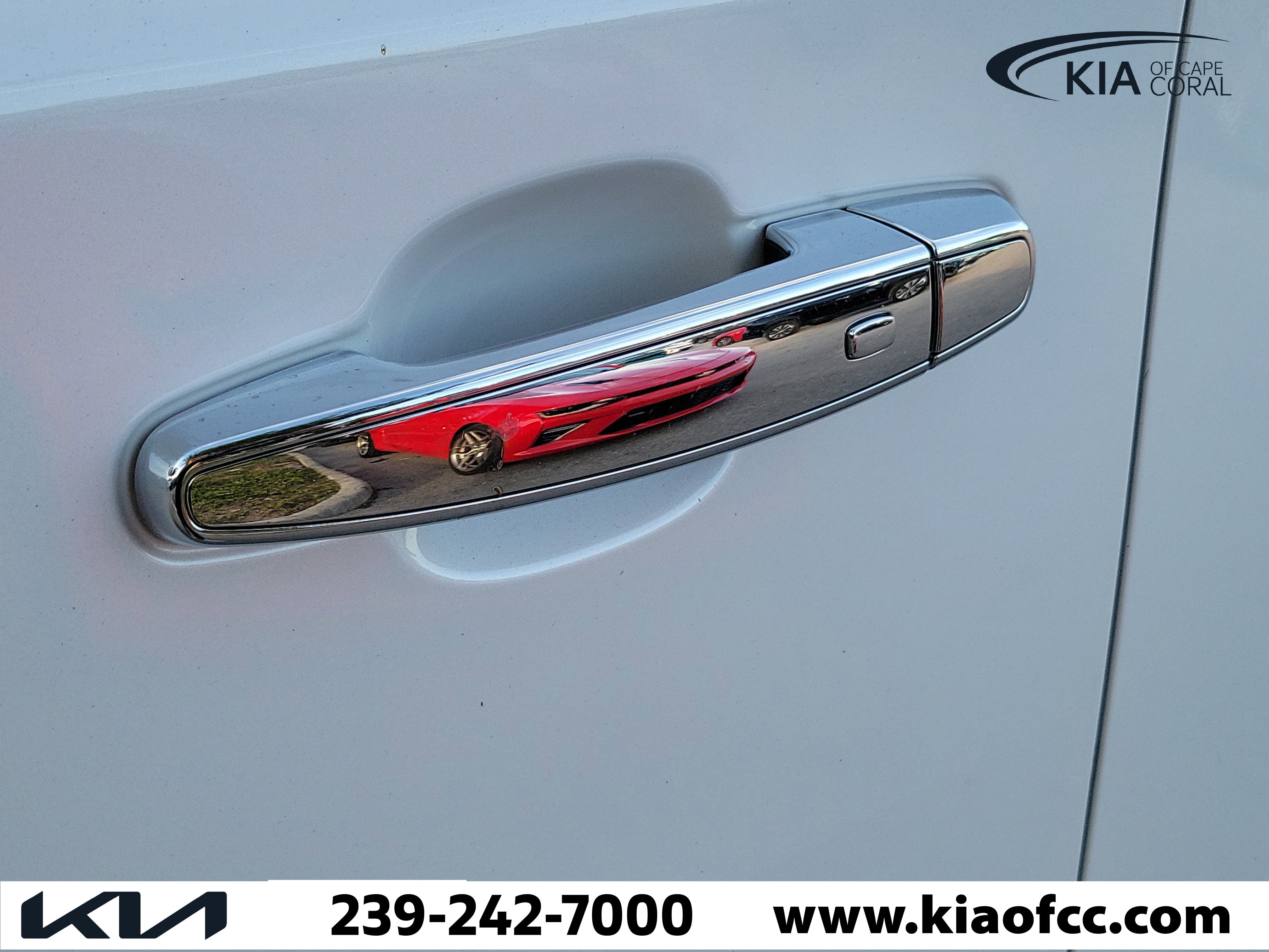 Used 2023 Chevrolet Traverse High Country w/ LPO, 'HIT The Road' Package FWD image 9