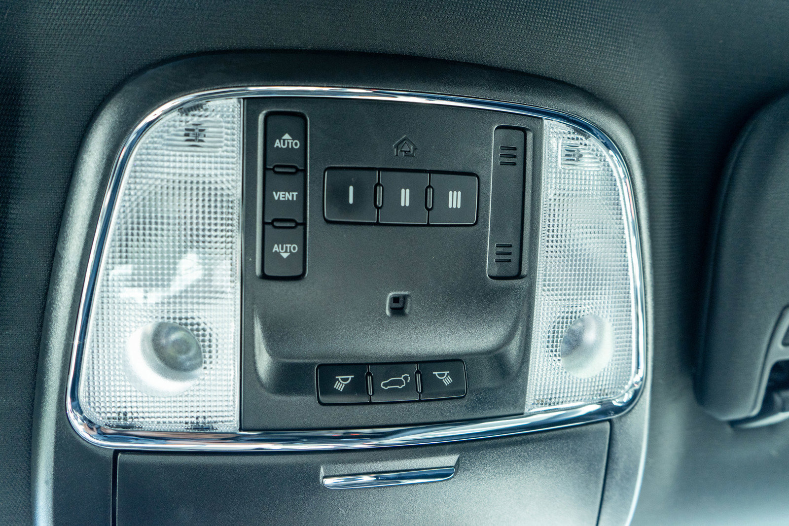 Used 2017 Jeep Grand Cherokee Limited w/ Trailer Tow Group IV image 23