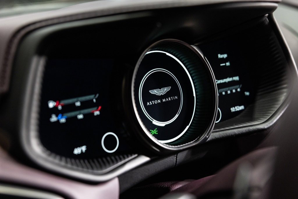 Used 2019 Aston Martin DB11 Coupe image 24