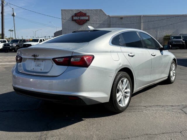 Used 2017 Chevrolet Malibu LT FWD image 3