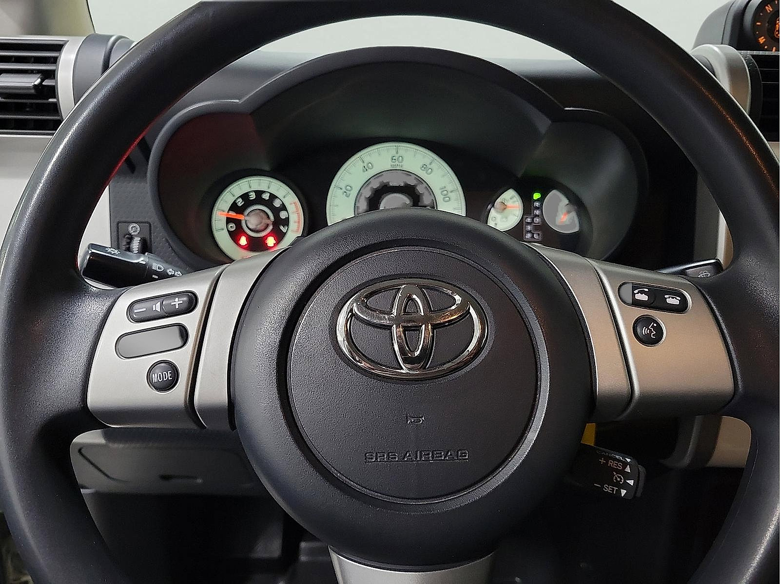 Used 2012 Toyota FJ Cruiser 4WD image 15