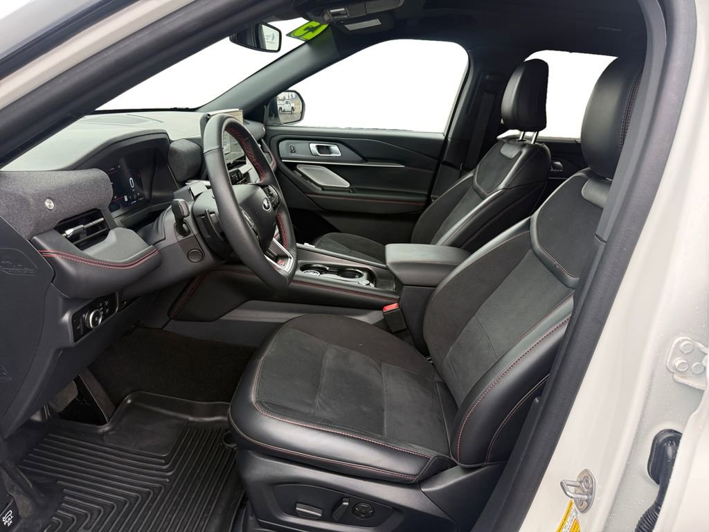 Used 2025 Ford Explorer ST image 10