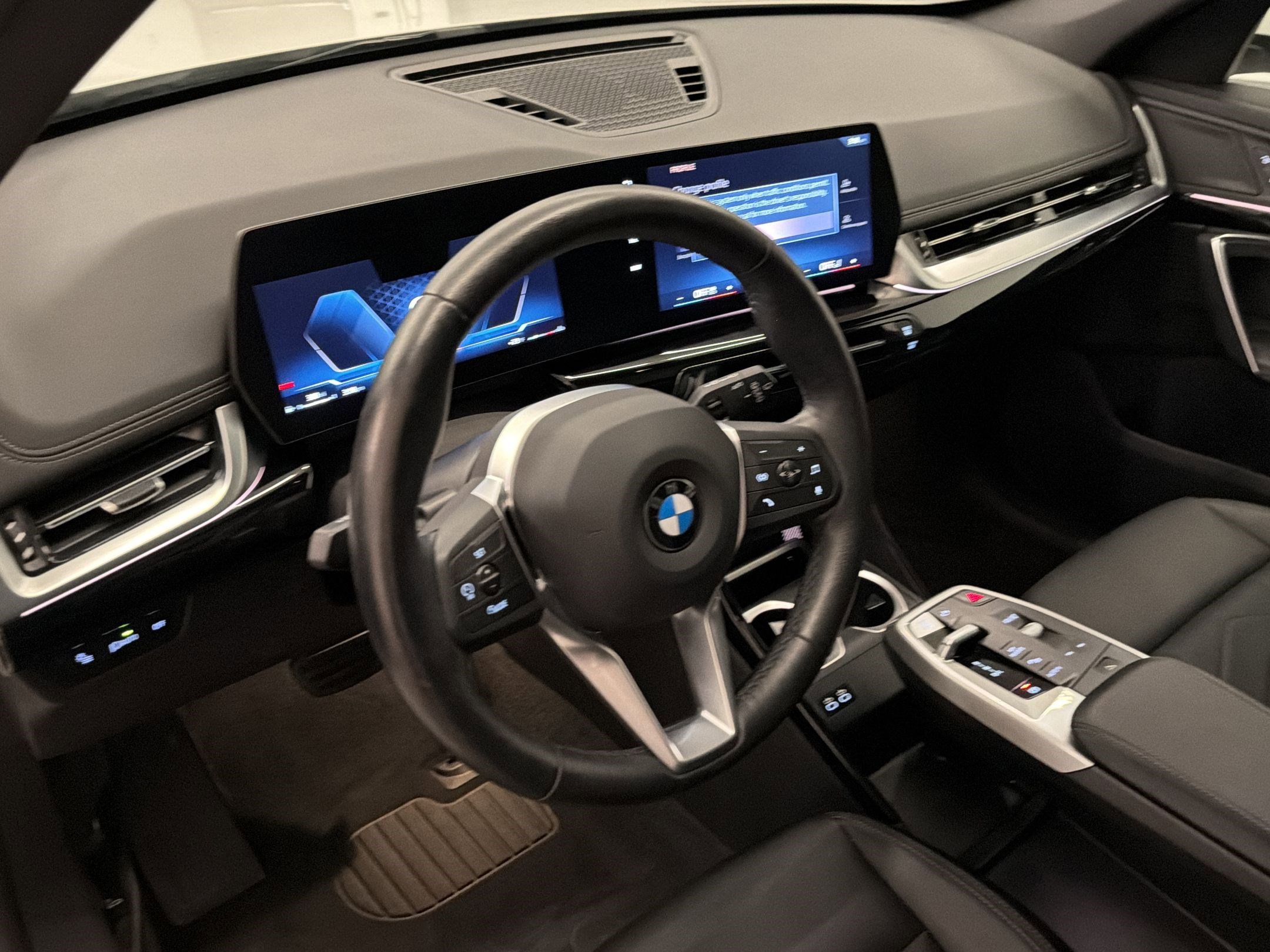 Used 2025 BMW X1 xDrive28i image 4