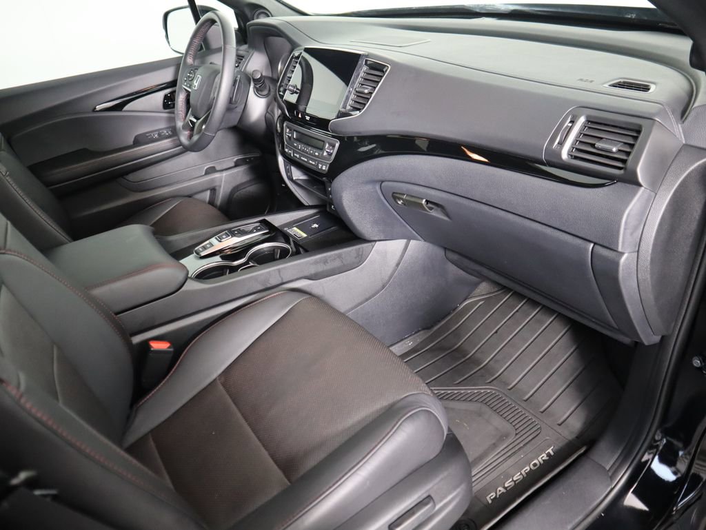 Certified 2024 Honda Passport Black Edition image 18