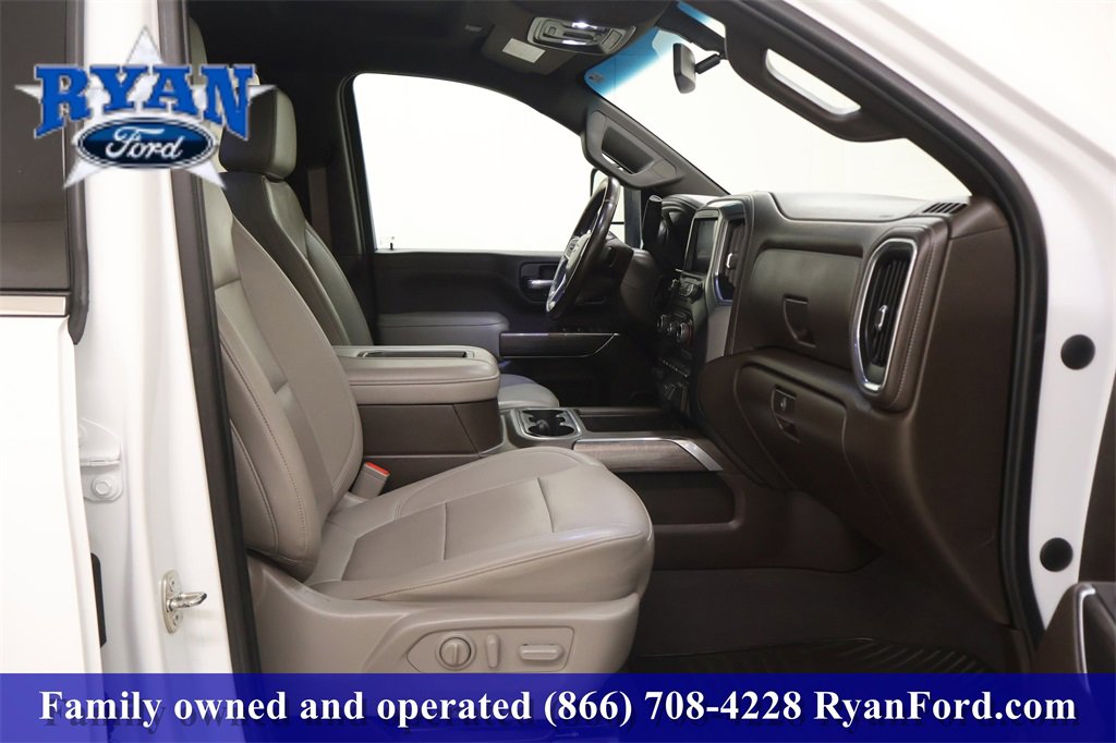 Used 2022 Chevrolet Silverado 2500 LTZ w/ LTZ Convenience Package image 16