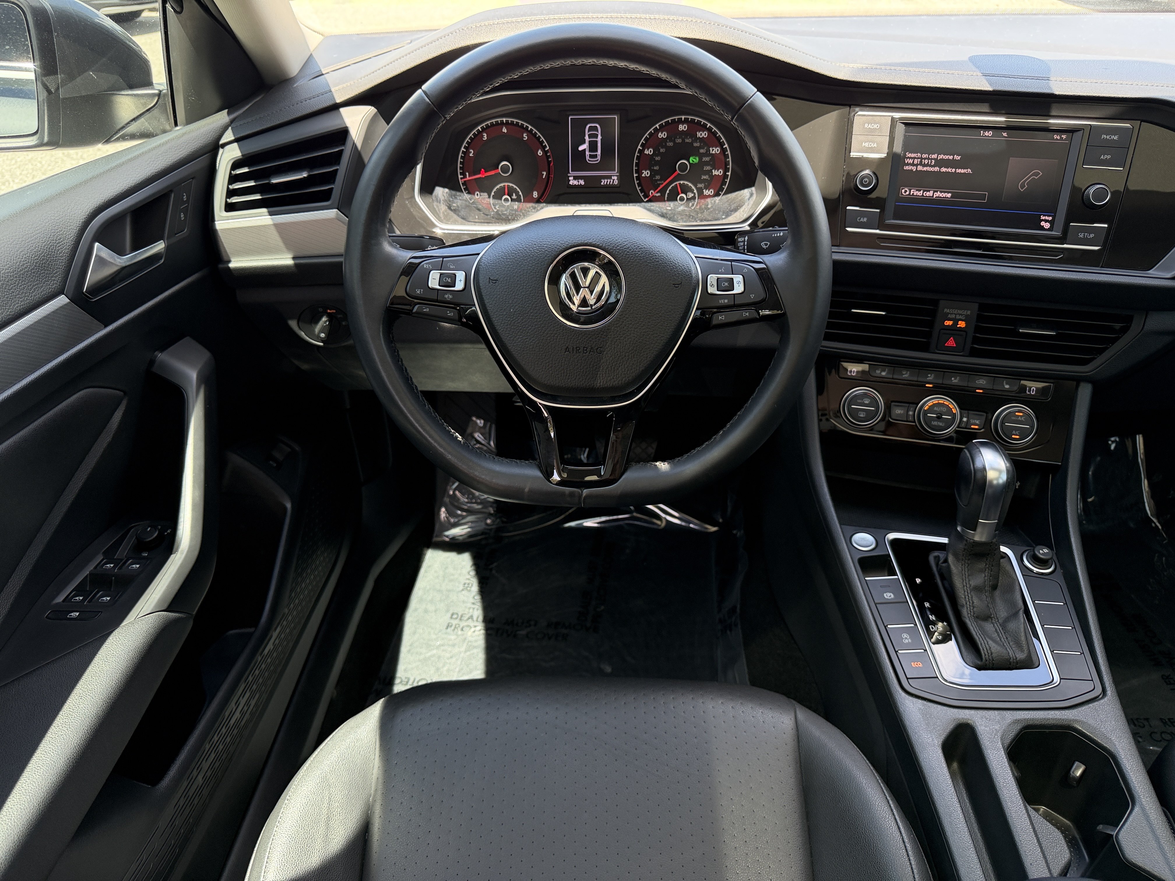 Used 2019 Volkswagen Jetta SE w/ Cold Weather Package FWD image 14