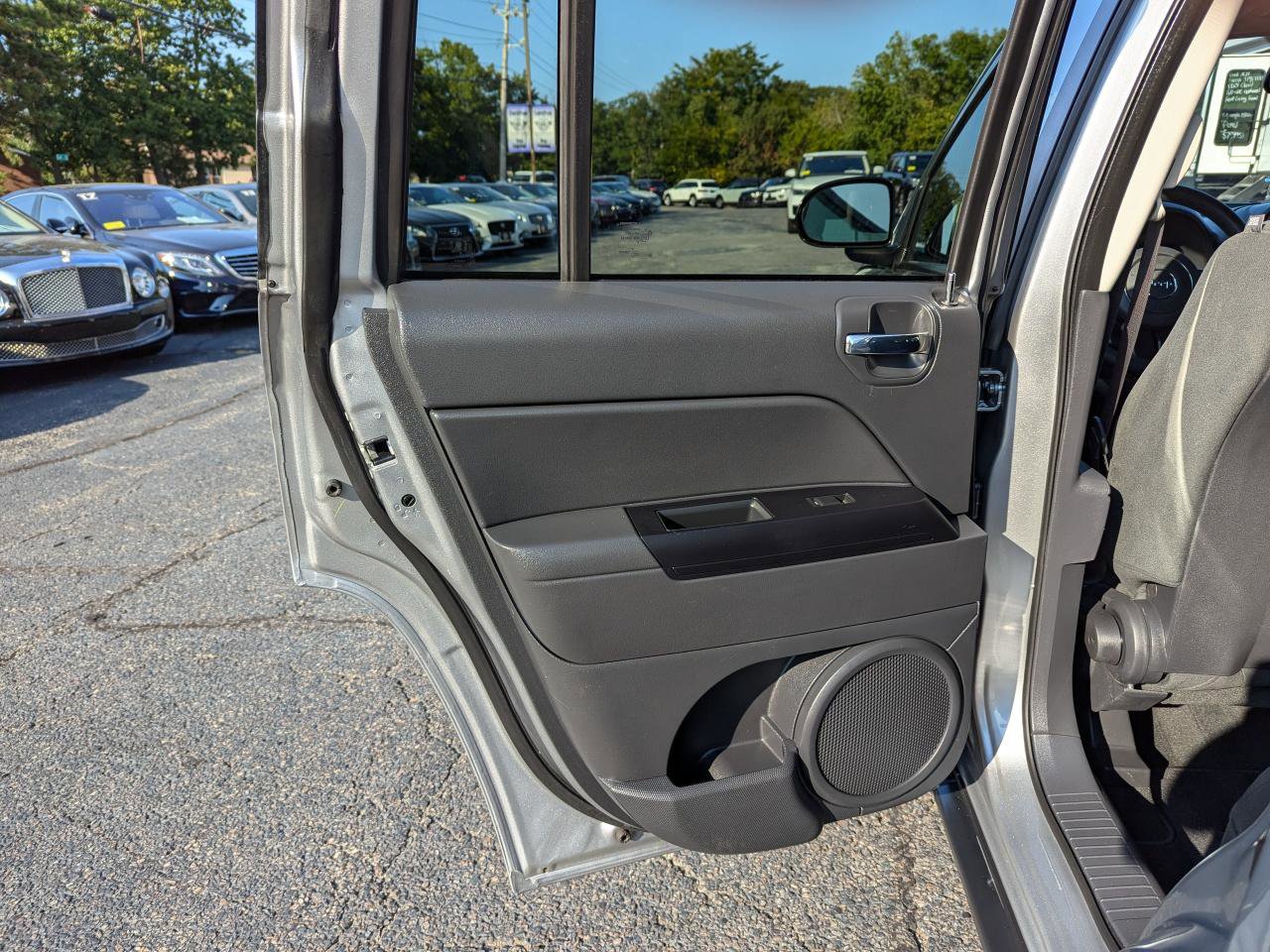 Used 2017 Jeep Compass Sport w/ Power Value Group image 27