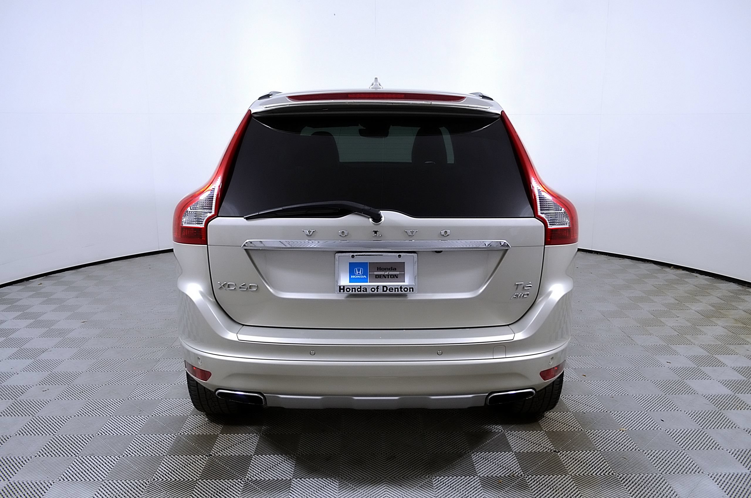 Used 2017 Volvo XC60 T6 Inscription w/ Preferred Option Package AWD/4WD image 8