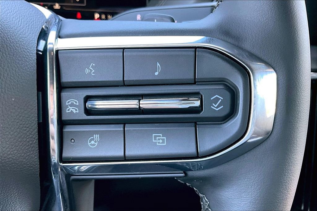 Used 2025 GMC Yukon Denali w/ LPO, Floor Liner Package AWD/4WD image 12