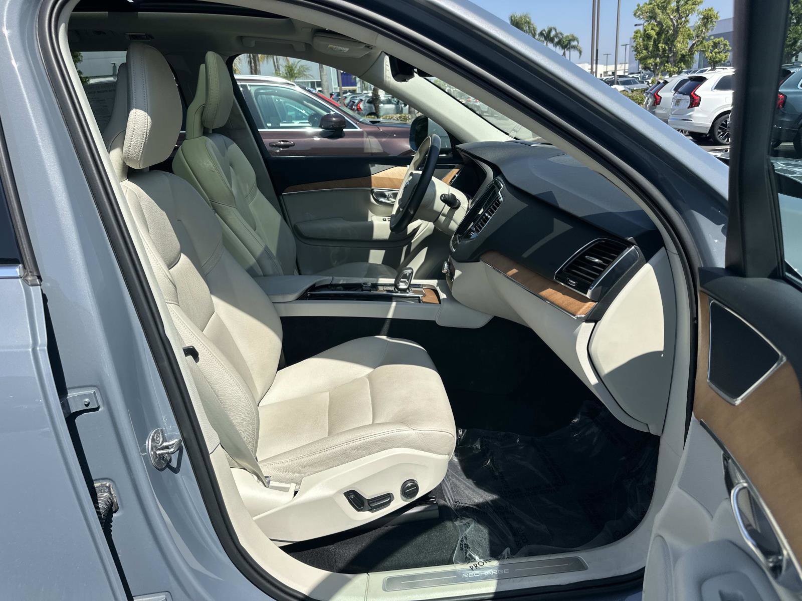 Certified 2022 Volvo XC90 T8 Inscription Expression w/ Advanced Package image 28