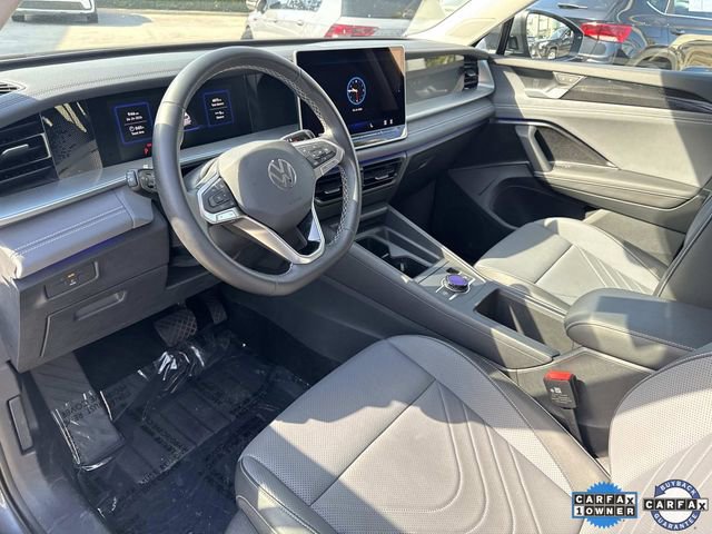 Used 2025 Volkswagen Tiguan SE FWD image 13