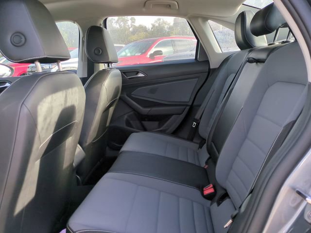 Used 2025 Volkswagen Jetta SE image 15