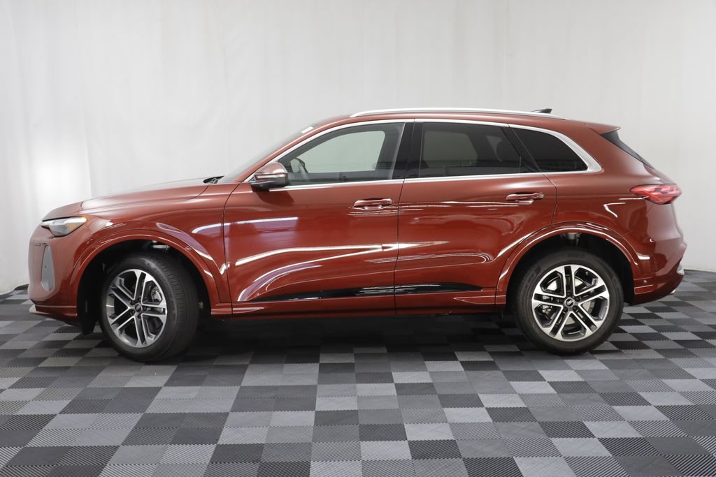 Used 2025 Audi Q5 Premium Plus w/ Premium Plus AWD/4WD image 4