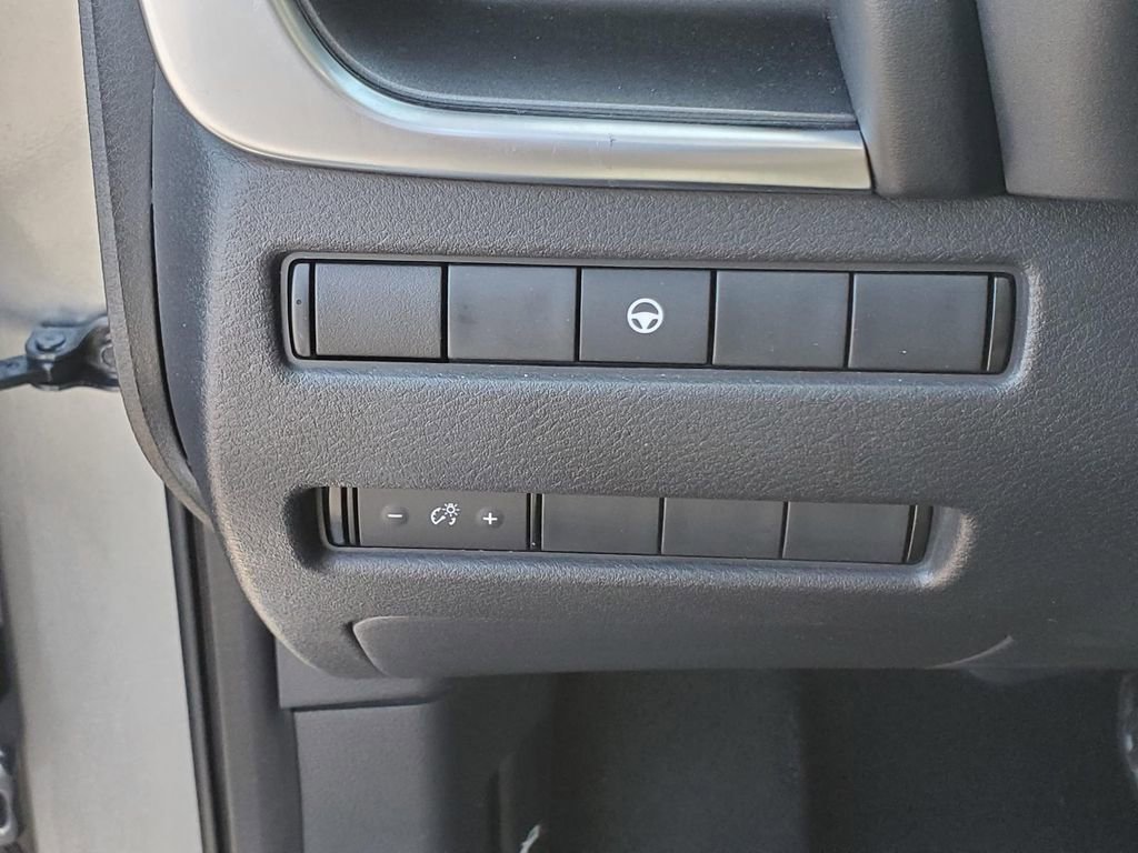 Used 2021 Nissan Rogue SV image 18