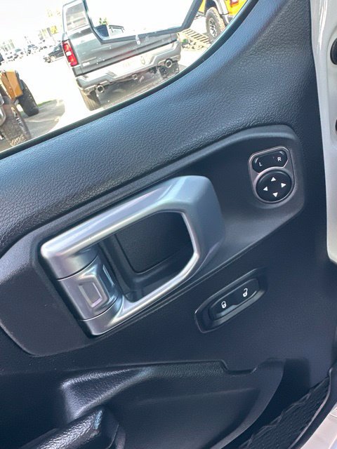 Used 2023 Jeep Gladiator Sport AWD/4WD image 30