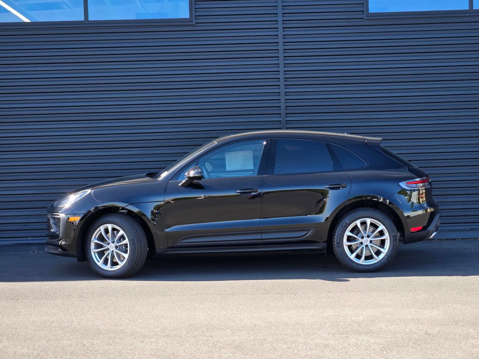 New 2026 Porsche Macan AWD/4WD image 2