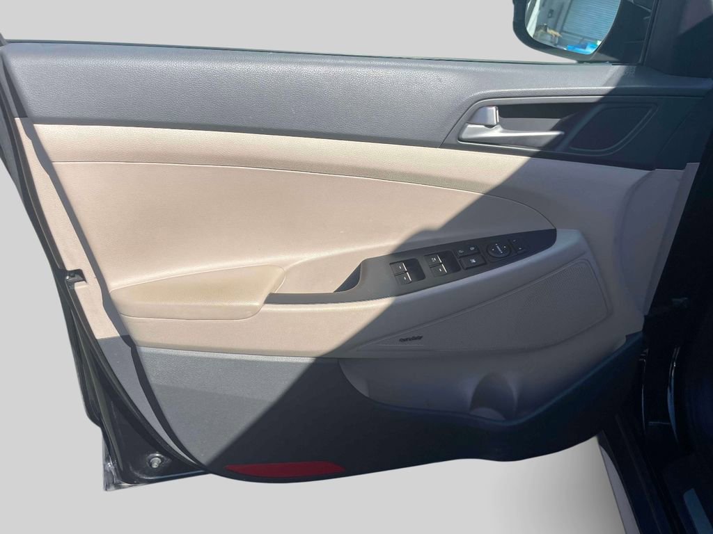 Used 2018 Hyundai Tucson Limited w/ Cargo Package image 16