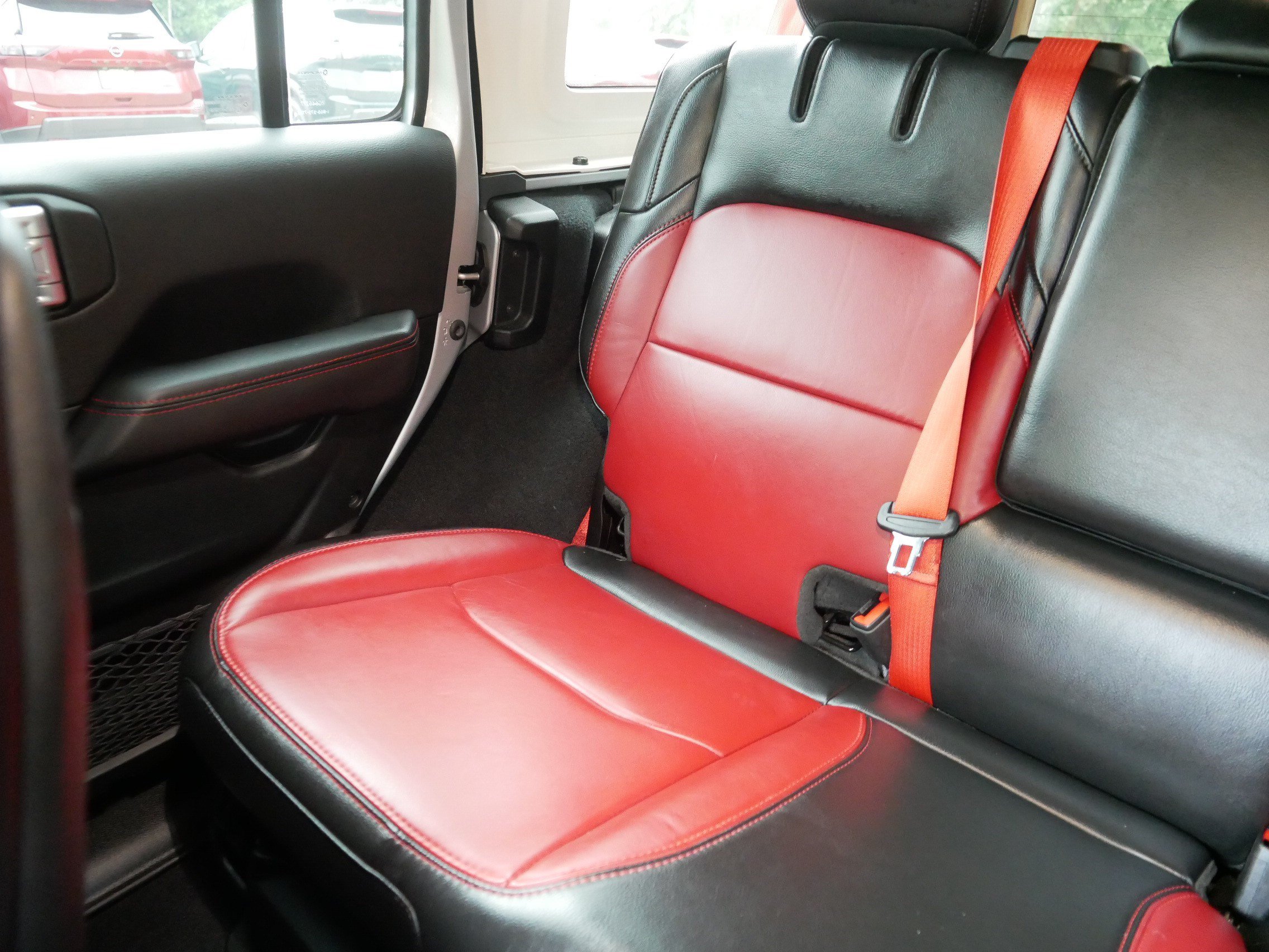 Used 2023 Jeep Wrangler Unlimited Rubicon 4xe AWD/4WD image 12
