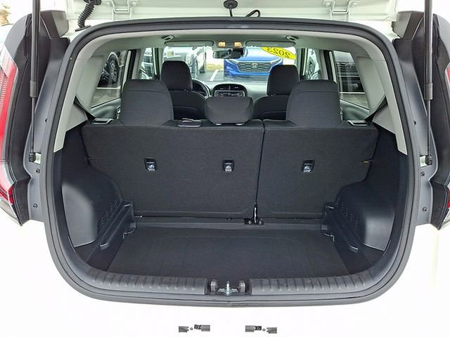Certified 2023 Kia Soul LX w/ LX Technology Package image 28