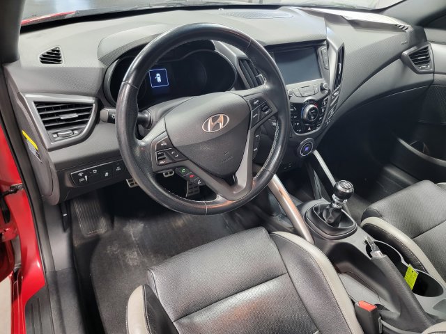 Used 2016 Hyundai Veloster Turbo w/ Option Group 04 FWD image 12
