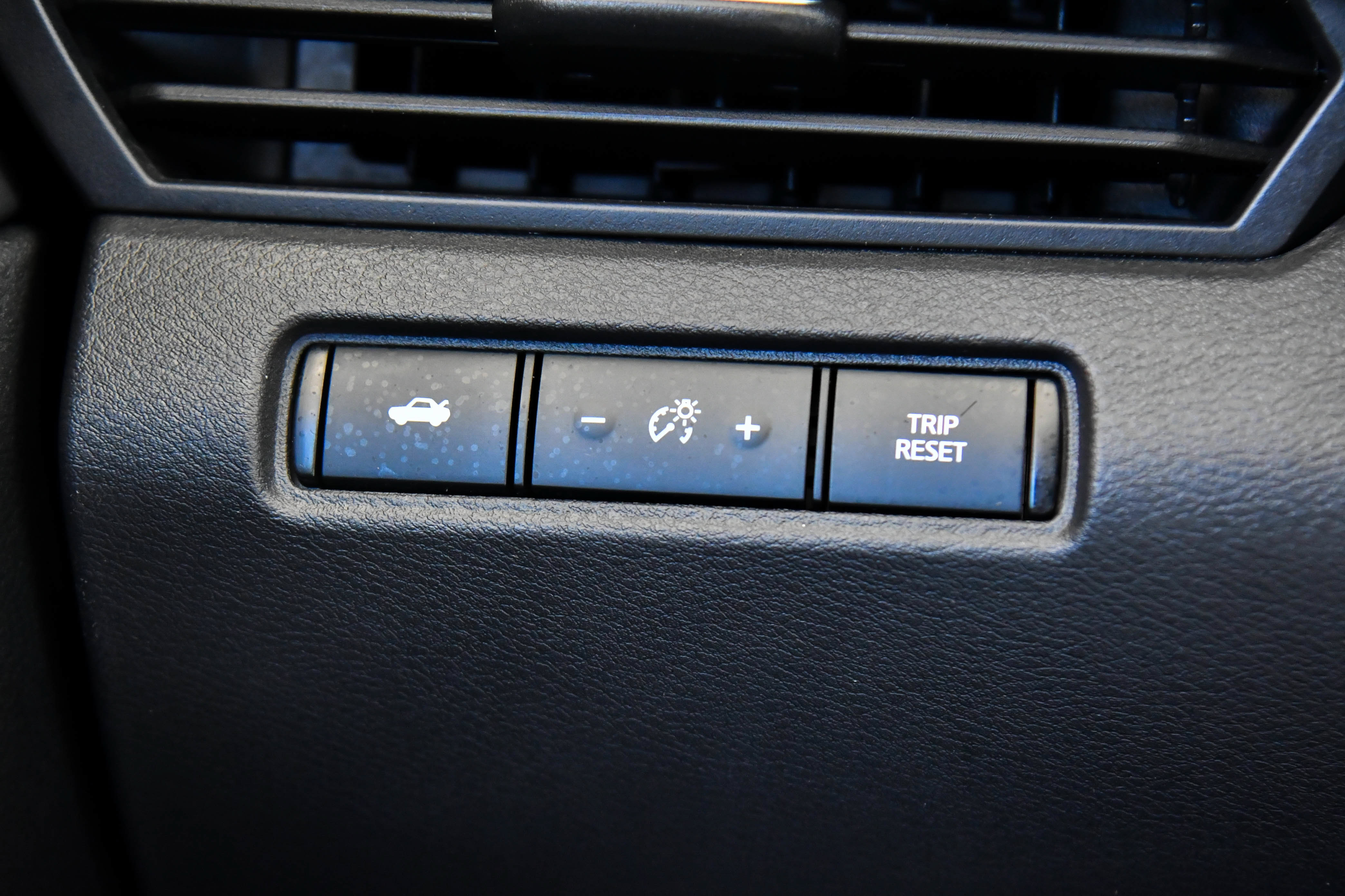 Used 2024 Nissan Altima 2.5 SR FWD image 29