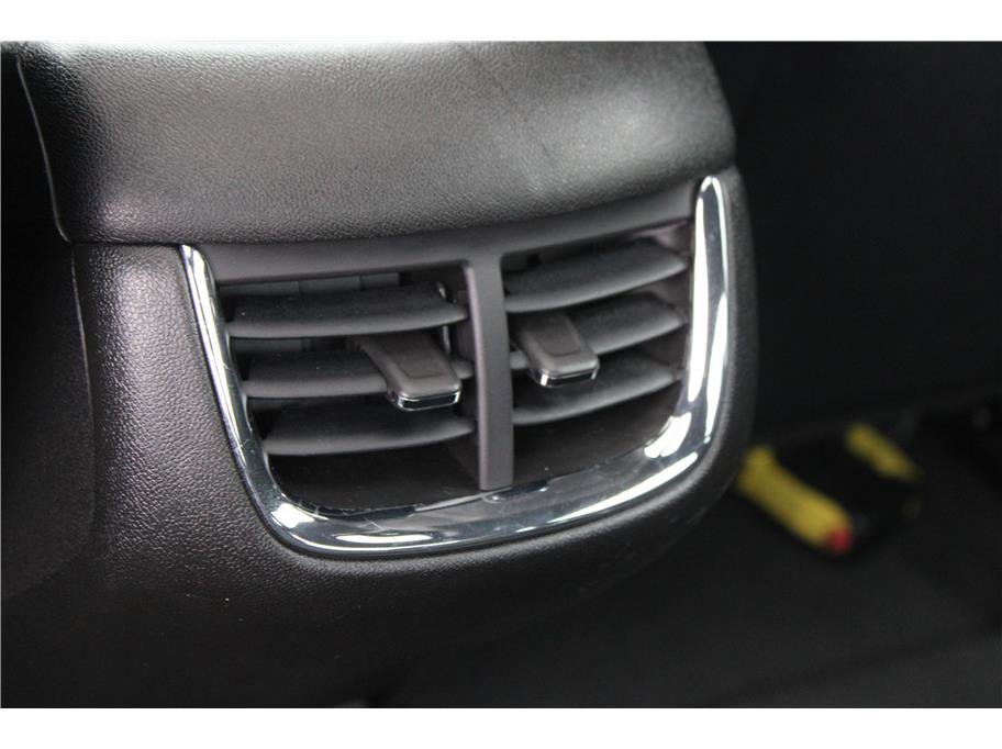 Used 2024 Chevrolet Malibu LT image 34