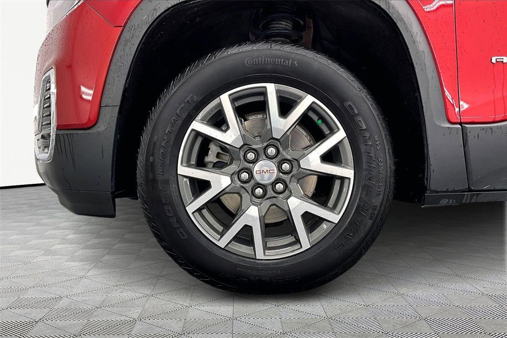 Used 2023 GMC Acadia SLE w/ Driver Convenience Package image 9