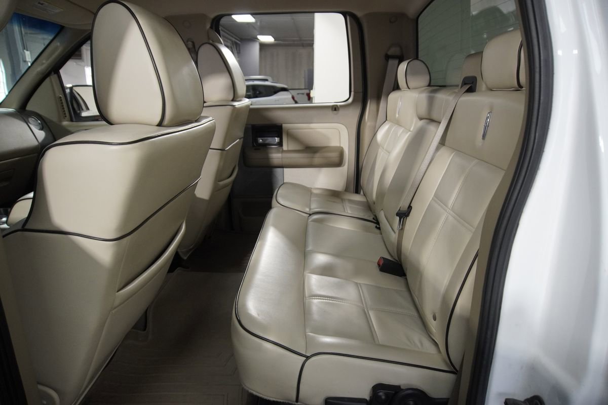 Used 2007 Lincoln Mark LT 4x4 image 12