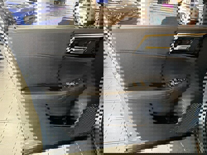 Used 2024 Mitsubishi Outlander SE Black Edition image 22