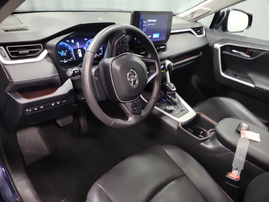 Used 2023 Toyota RAV4 Limited w/ Limited Grade Weather Package AWD/4WD image 17