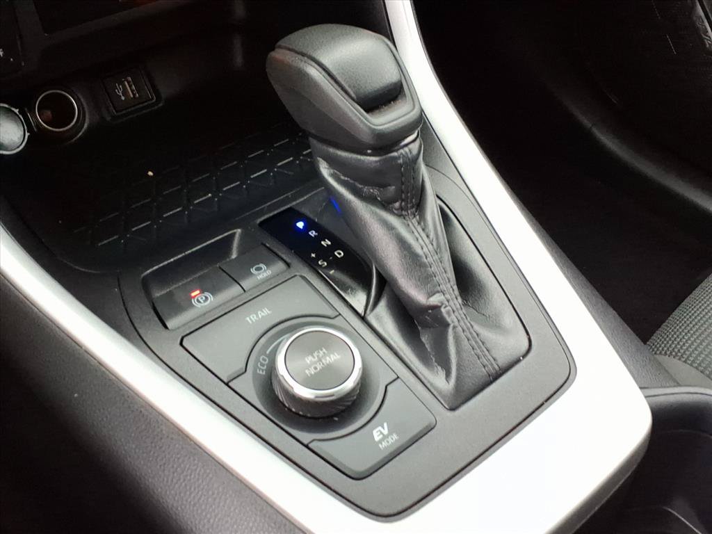 Used 2025 Toyota RAV4 LE AWD/4WD image 33