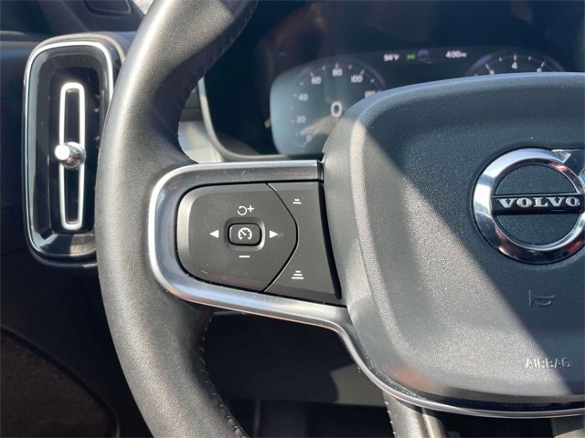 Used 2020 Volvo XC40 T5 Momentum w/ Protection Package Premier image 22