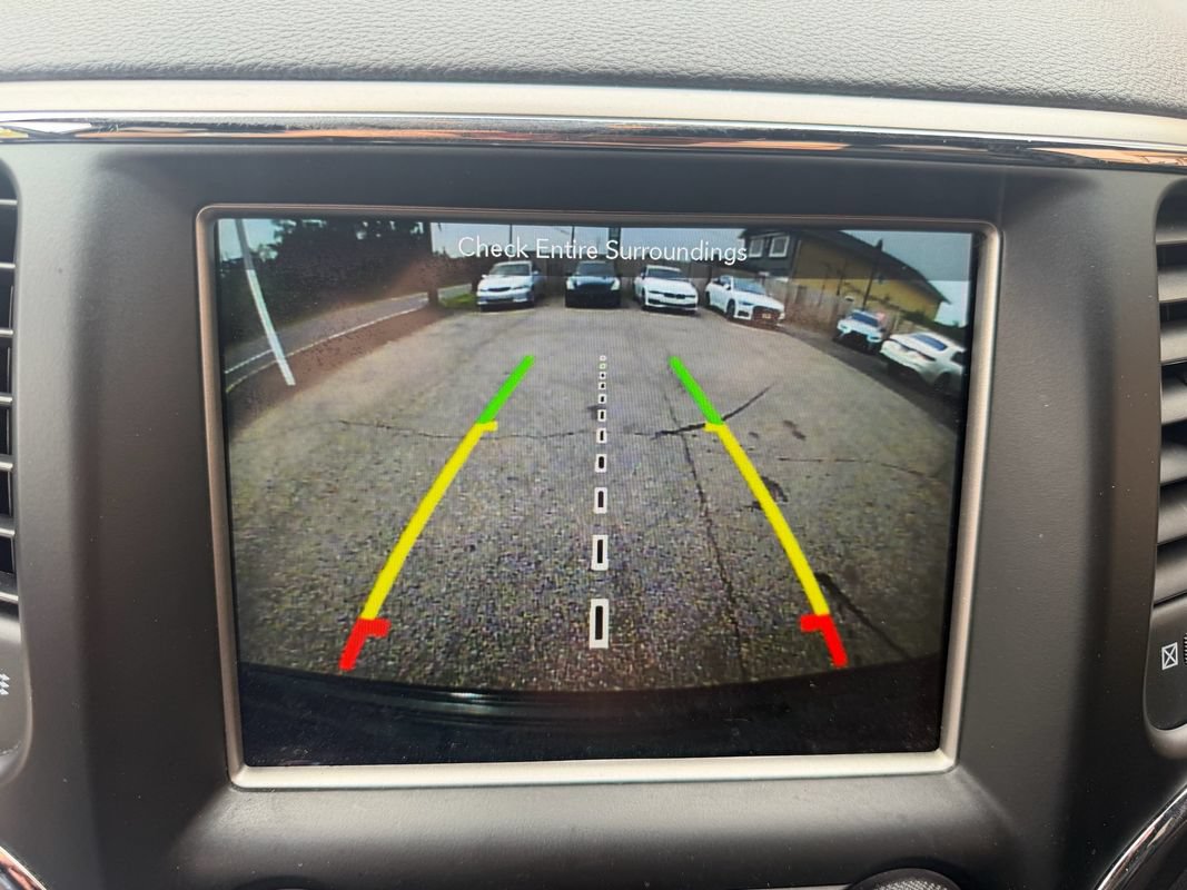 Used 2018 Jeep Grand Cherokee Altitude RWD image 23