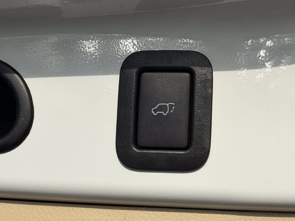 Used 2016 Toyota Highlander XLE AWD/4WD image 21