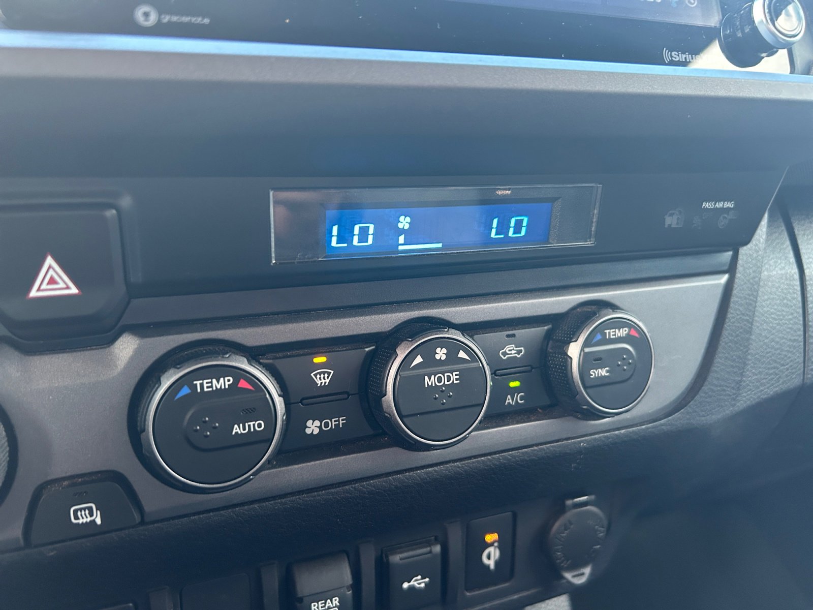 Used 2023 Toyota Tacoma TRD Sport w/ Black Out Package (TMS) image 17