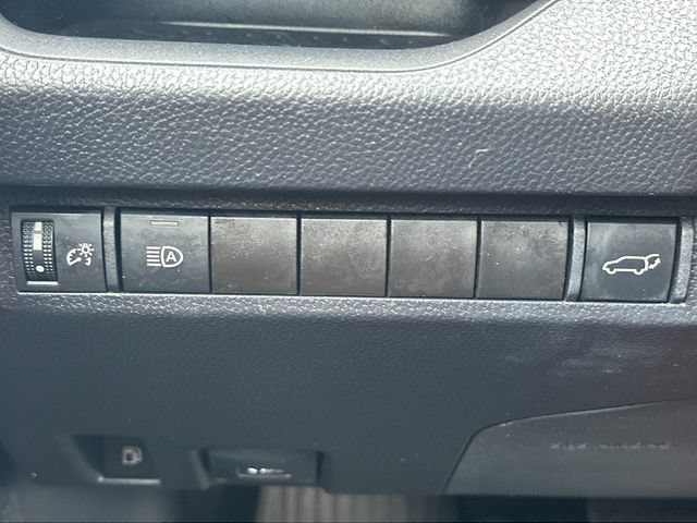 Used 2023 Toyota RAV4 XSE AWD/4WD image 20
