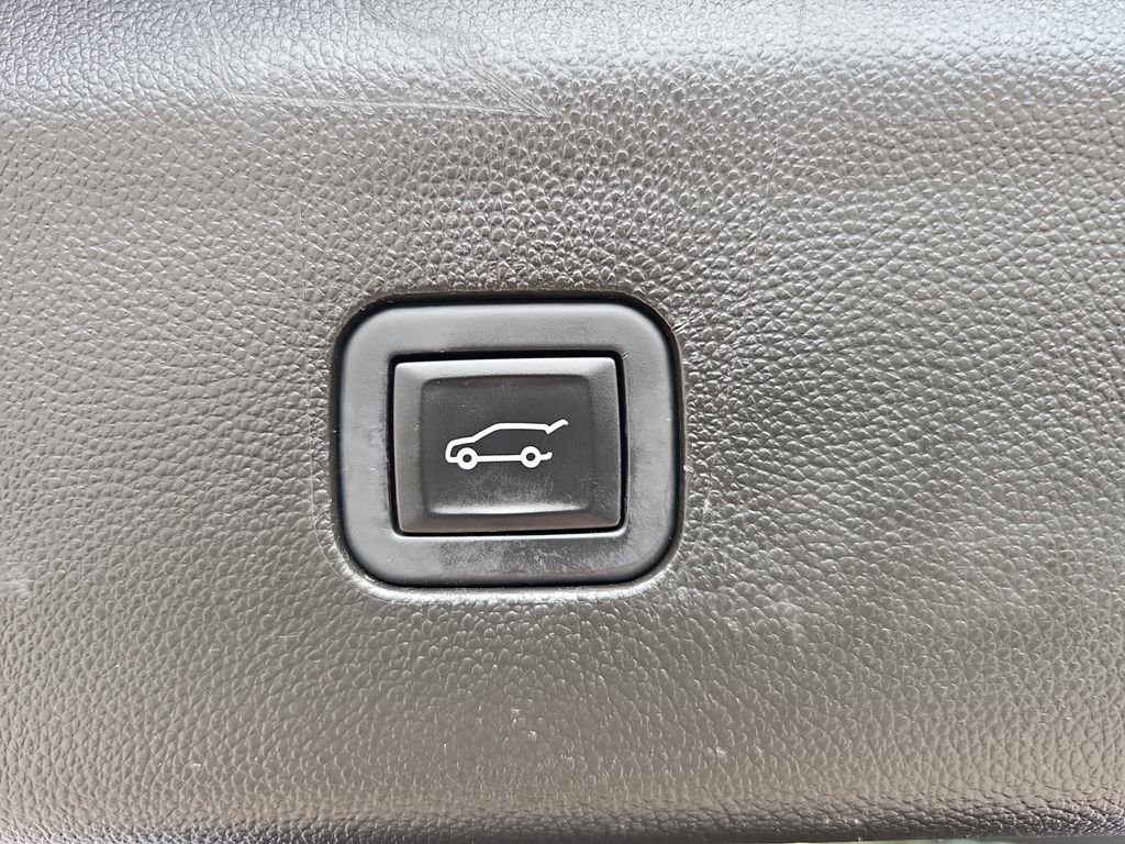 Used 2024 Buick Enclave Premium image 14