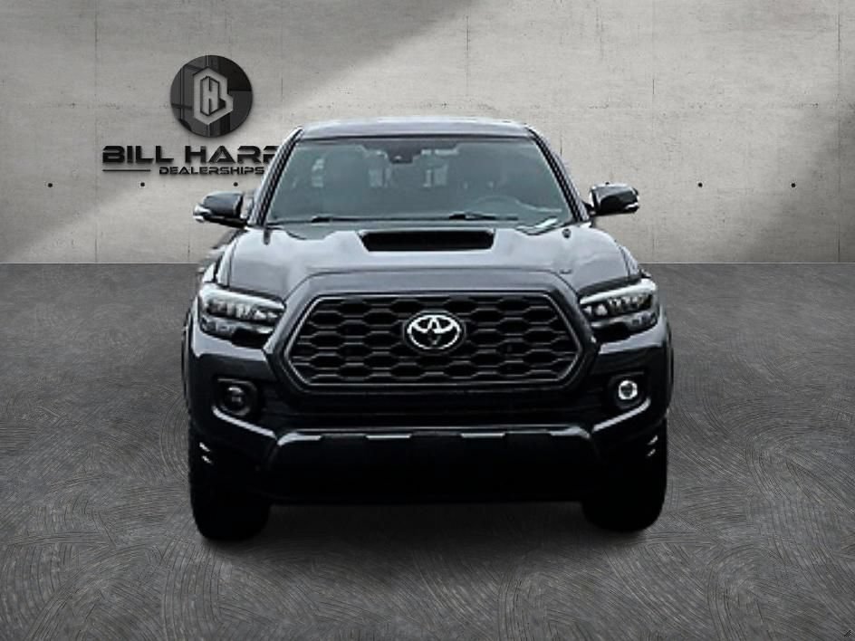 Used 2022 Toyota Tacoma TRD Sport AWD/4WD image 2