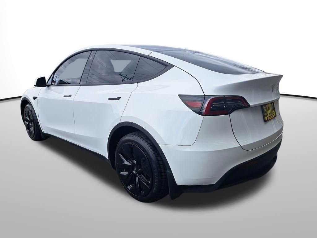 Used 2023 Tesla Model Y Long Range image 3