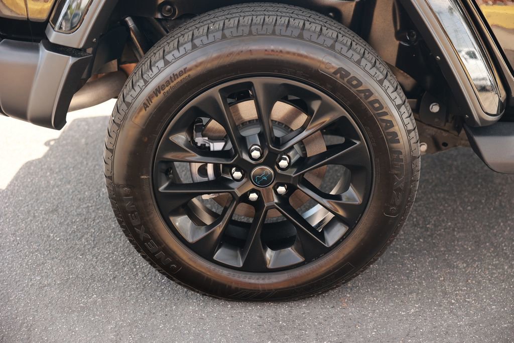 Used 2025 Jeep Wrangler Unlimited Sahara image 9